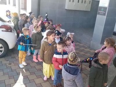 img-045342a2bce8ee6d446b0a4db827a7ff-v