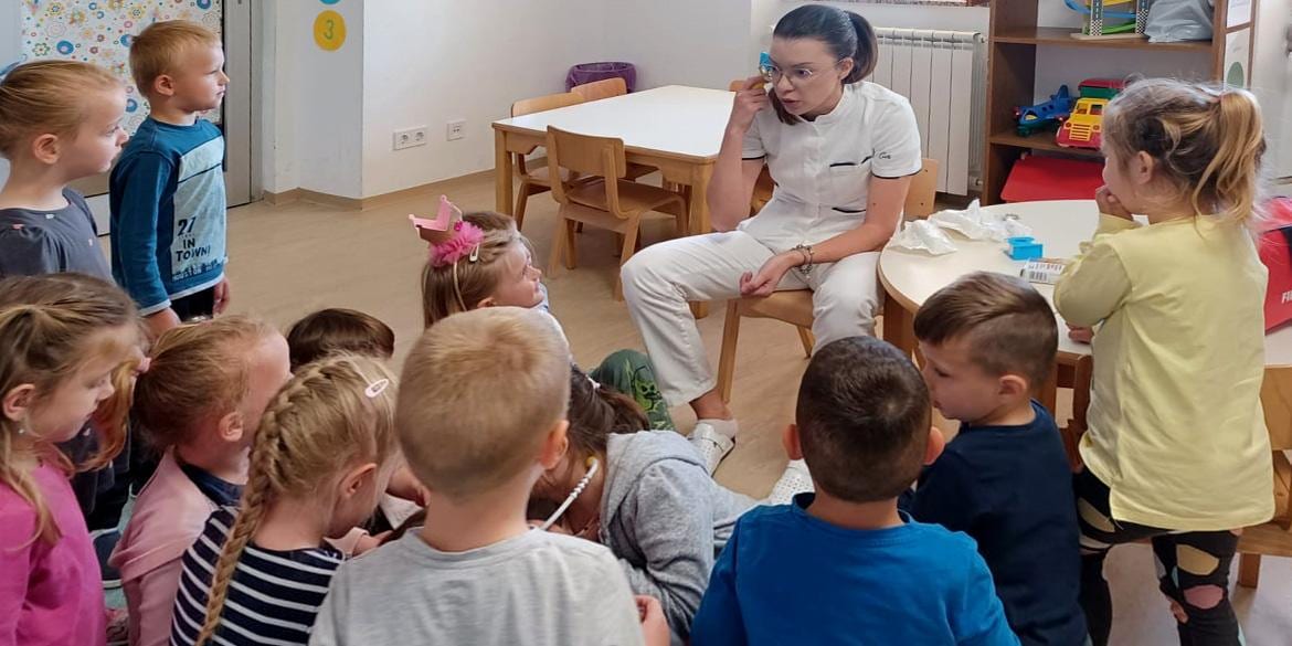 Medicinske sestre i doktori naši prijatelji